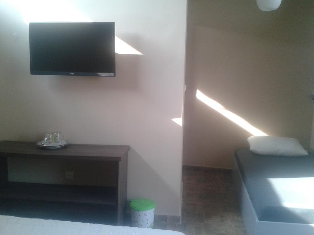 Maxim Mini Hotel Batumi Quarto foto