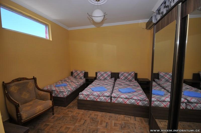Maxim Mini Hotel Batumi Exterior foto